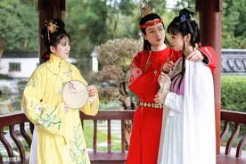 《云淡风轻》：蒋勋用诗意的感怀，从容的姿态写文学里的美好图片