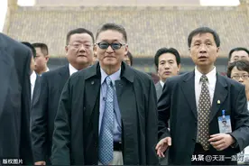 李敖谈如何消除坐飞机的恐惧感，你们认为他的这一招可行吗？图片