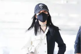 张韶涵有多会制造亮点？“阴阳服”西装吸足眼球，新造型别出心裁图片