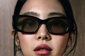 Jennie广告大片来袭！冷艳高贵气质出众，这次不走甜美风图片