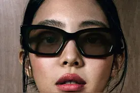 Jennie广告大片来袭！冷艳高贵气质出众，这次不走甜美风图片