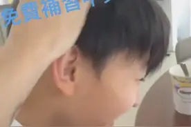 张柏芝二儿子罕曝光，侧脸不输谢霆锋，学简体字欲和爸妈来内地？图片