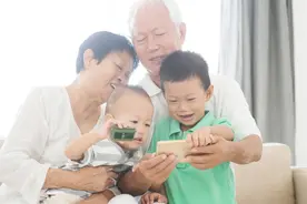 老年人使用智能手机，这几项设置真的很重要图片