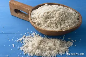 养牛加盐的好处，你加对了吗？加错盐直接让牛死亡。图片