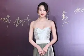 林鹏 看出来了 这么美显示了她的魅力图片