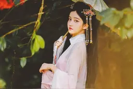 夏日汉服大片写真摄影之《月季花下的少女》明制立领薄纱马面裙图片