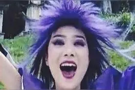 还记得黑魔仙小月吗？剧中造型雷人非主流，如今颜值衣品双在线图片