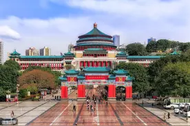 内地的“小香港”全是密密麻麻的高楼大厦，网友：重庆堪比香港了图片
