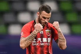 上港1-1苏宁，特谢拉破门先拔头筹，吕文君造乌龙扳平比分图片