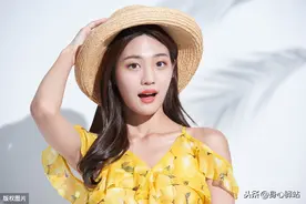 想要“搞定”40多岁的女人，不是称呼美女，而是用这3种称呼图片