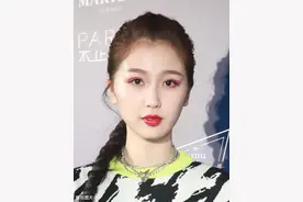 最受欢迎的10位女歌手，杨超越居榜首，你最喜欢谁？图片