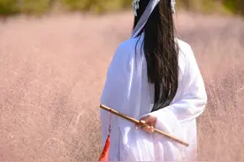 乐府诗词的千年情殇：青青河畔草，绵绵思远道。图片