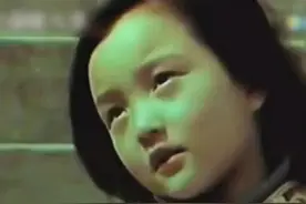 李小璐穿白衣热裤，霸道总裁范儿十足，开直播让网友重新认识自己图片