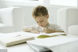 有多少无知的父母，还在不厌其烦的跟孩子强调“努力”、“认真”图片