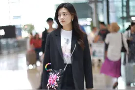 《你是我的命中注定》陈嘉欣原来是这样的，外形甜美、颇有少女感图片