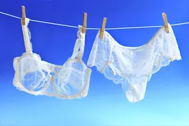女生内裤上为何会有黄黄的东西？图片