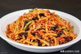 用六块钱买的鸡胸肉，做了一次鱼香肉丝，上桌就抢完了图片
