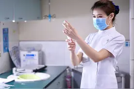 比“服务员”奇葩百倍，对护士的这些称呼真是活久见图片