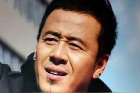 杨坤：“北漂”搬家55次，靠前女友养活3年，苦熬30岁才成名图片