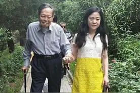 杨振宁：我称呼翁帆父母翁先生翁太太，我们也一起住一起旅游图片