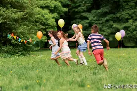 四岁小娃替上厕所的妈妈直播数学，自创平菱形引30万人围观！图片