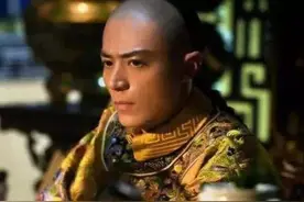清朝灭亡之后，满族8大姓氏都改名换姓，如今很多大明星就是后代图片