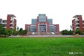 一流“双非”强于尾部211，这4所大学行业认可度高，好就业图片