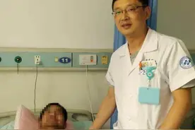 一躺下就冒酸水！医生说这种疾病有年轻化趋势，和不良生活习惯相关图片
