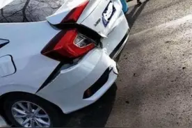 新提思域三天就被现代撞毁，车主心都在滴血，网友：真是活该图片