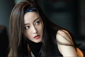 张天爱不仅仙还很帅，不同健身服穿出性感帅酷风，太迷人了图片