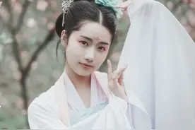 人到中年，不再为爱情痴狂？3首七律古诗带你领略深情，看看吧图片