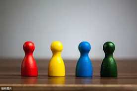 商业竞争的底层逻辑：与其更好，不如不同图片