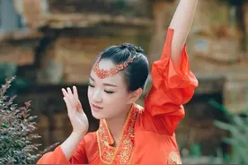 “芭蕾女孩“废墟重生：单身妈妈托起“永不停跳的舞步”图片