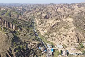 下乡插队时他穿了陕北女子做的布鞋却辜负了人家，现在想想好愧疚图片