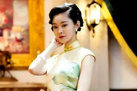 原以为旗袍第一人宋轶已经够美了，当看到李沁的换上旗袍，我爱了图片