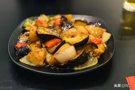 不用过油炸的地三鲜您吃过吗？大厨教您详细步骤，上桌就被抢光图片