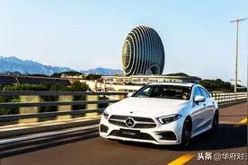 你咋这么豪横？多次加塞失败后，逆行别停后车，下车威胁辱骂图片