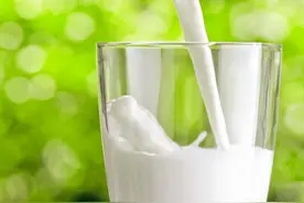 成年人为什么要喝奶粉？这些好处你不能错过图片