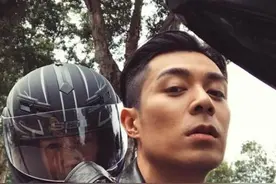 周柏豪事业受阻变弃子，合拍剧戏份被删光，颁奖礼荣耀成昙花一现图片
