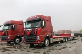 比17.5米大板拉货多，甩挂运输首选，中置轴货车何时能普及？图片