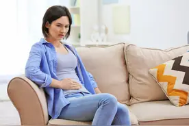 56岁女腹痛，B超CT都没查出问题，腹腔镜探入后医生大呼不符逻辑图片