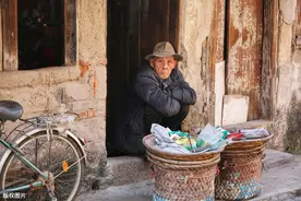 62岁老人，以为找到了真爱，谁知却落入了别人精心设计的陷阱图片