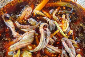 美滋滋的脆鳝鱼！成都农家乐的“神仙美食”！味道相当“惊艳”图片