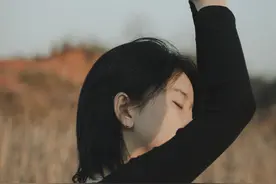 两个人在一起，有这四种感觉，才叫做爱图片