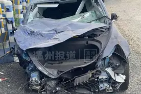特斯拉Model 3又一起严重事故，突然加速刹车失灵，高速撞进小区，车主抢回一命！特斯拉为何频繁失控？图片