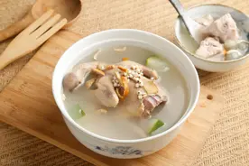一鸽胜九鸡，炖鸽子汤需要焯水吗？教你这样做，肉嫩汤鲜营养高图片