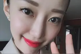 只怪我们当时太年轻，何必计较别人不懂得珍惜图片