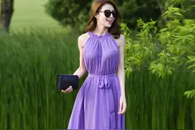 32款“高妹裙”，吊带挂脖超长连衣裙，穿起来像模特走秀图片