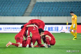 宋岳加时赛送点+破门 泰达1比2建业排名中超第十图片