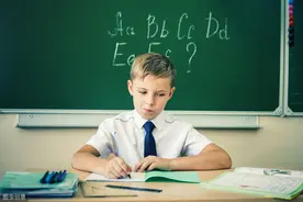 在英语课堂中，如何使用导入式教学方法，提高学生学习兴趣图片